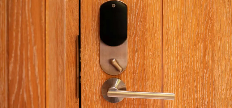 Automatic Locking Door Knob Altadena